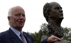 Thorvald Stoltenberg in Kirkenes (Barentsphoto.com)